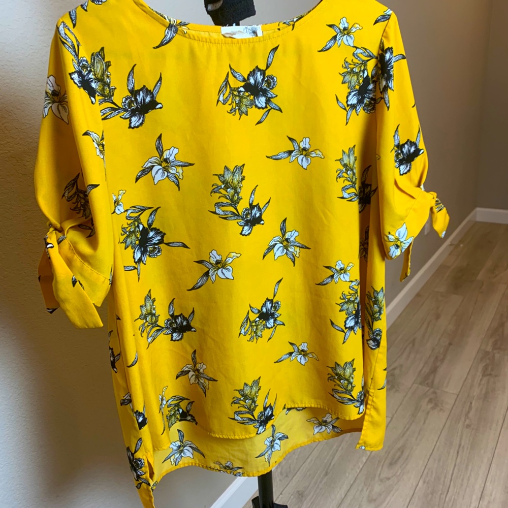 Everleigh short sleeve blouse-M